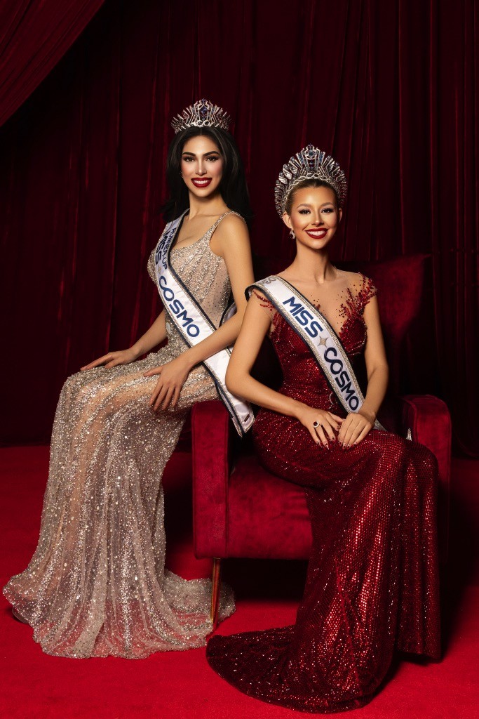 Hai thế hệ 'Miss Cosmo' trong bộ ảnh 'Cosmo Family 2025' được tái hiện qua ngôn ngữ thời trang đầy tính biểu tượng