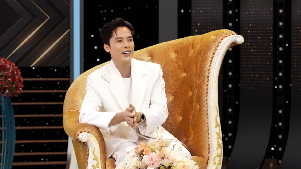 'Kỷ niệm thanh xuân': Từ chiếc đồng hồ đầu tiên đến con đường âm nhạc ca ngợi quê hương của ca sĩ Minh Sang