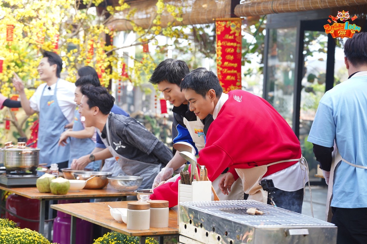 '2 ngày 1 đêm': Dương Lâm - Võ Tấn Phát 'quyết chiến' 1:1 để giành chỗ ngủ, áo năm mới của Ngô Kiến Huy gây chú ý