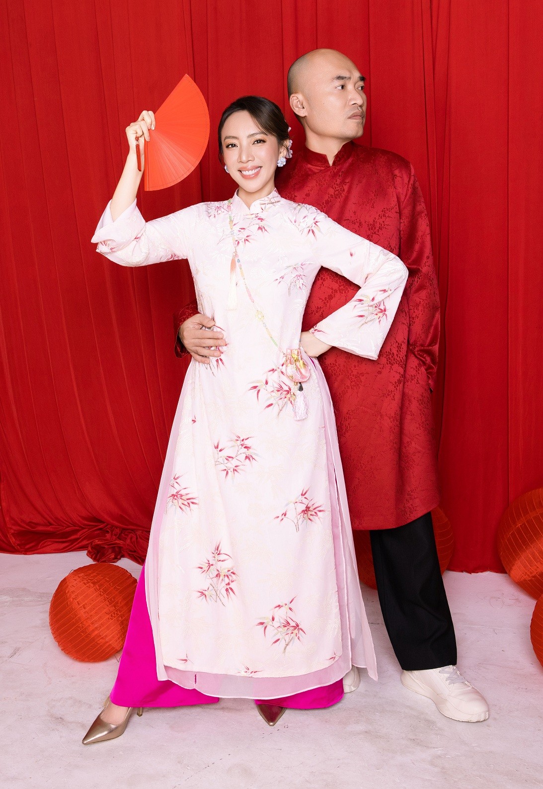 Tiến Luật – Thu Trang cùng con trai Andy diện áo dài, hé lộ kế hoạch đón Tết