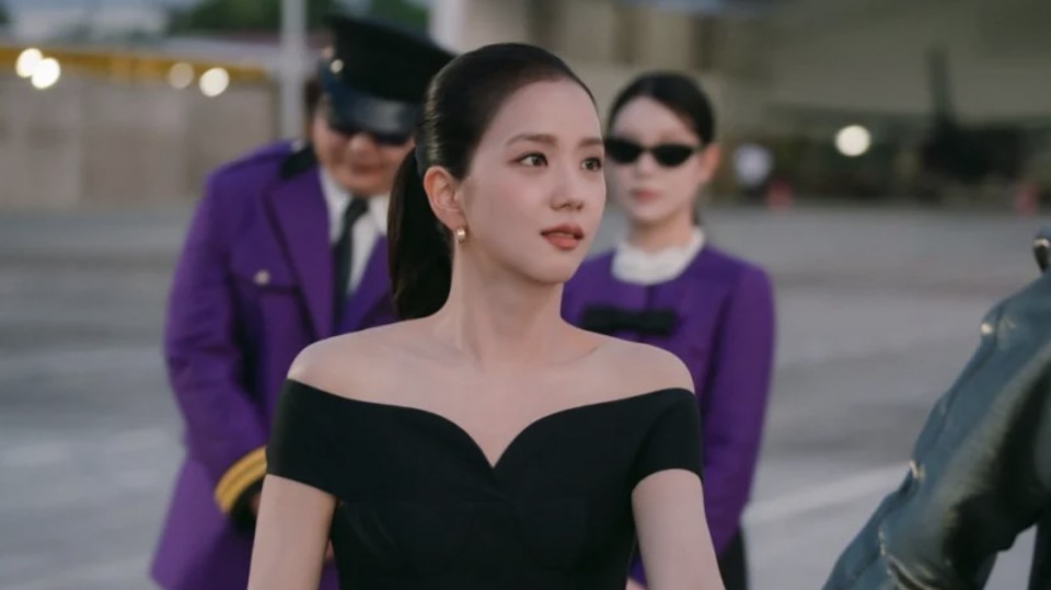 Jisoo (BlackPink) sẽ dập tắt chỉ trích với 'Boyfriend On Demand'?