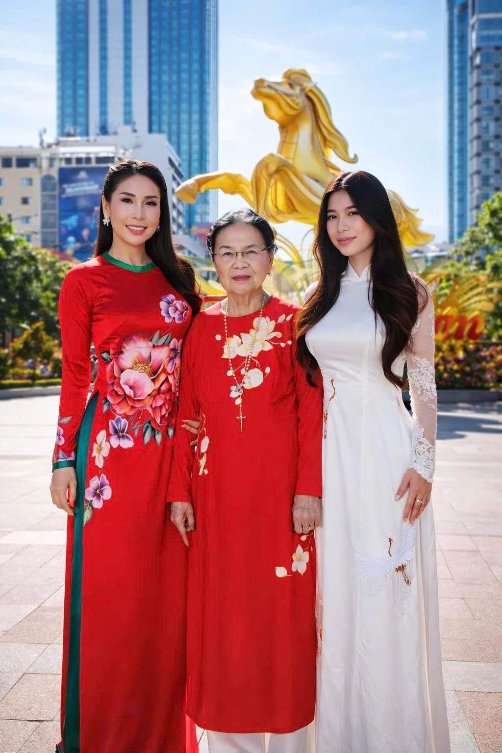 Ba thế hệ gia đình Lý Hùng - Lý Hương hội tụ du xuân