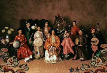 Hoa hậu, Á hậu hoàn vũ Việt Nam và 'Miss Cosmo' khoe vẻ đẹp việt trong bộ ảnh Tết mang tinh thần đương đại