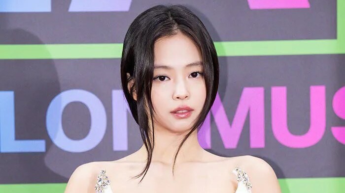 Jennie (BlackPink) bị mệt thị ngoại hình vì loạt ảnh đồ bơi