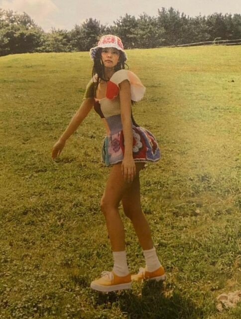 Jennie (BlackPink) bị mệt thị ngoại hình vì loạt ảnh đồ bơi