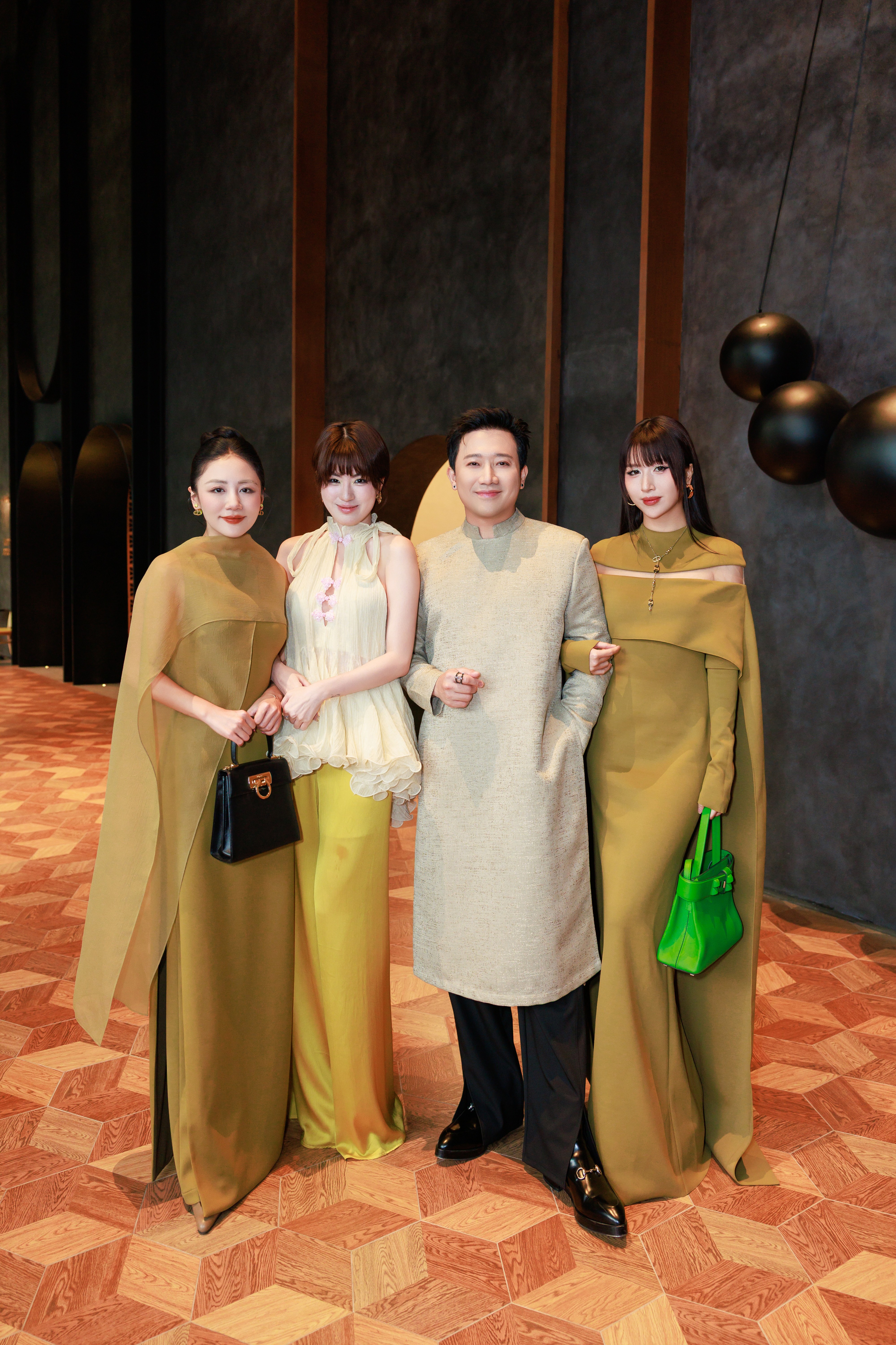 Khán giả Hà Nội giao lưu cùng đoàn phim 'Thỏ ơi!!' trong cinetour