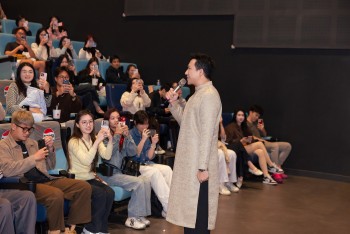 Khán giả Hà Nội giao lưu cùng đoàn phim 'Thỏ ơi!!' trong cinetour