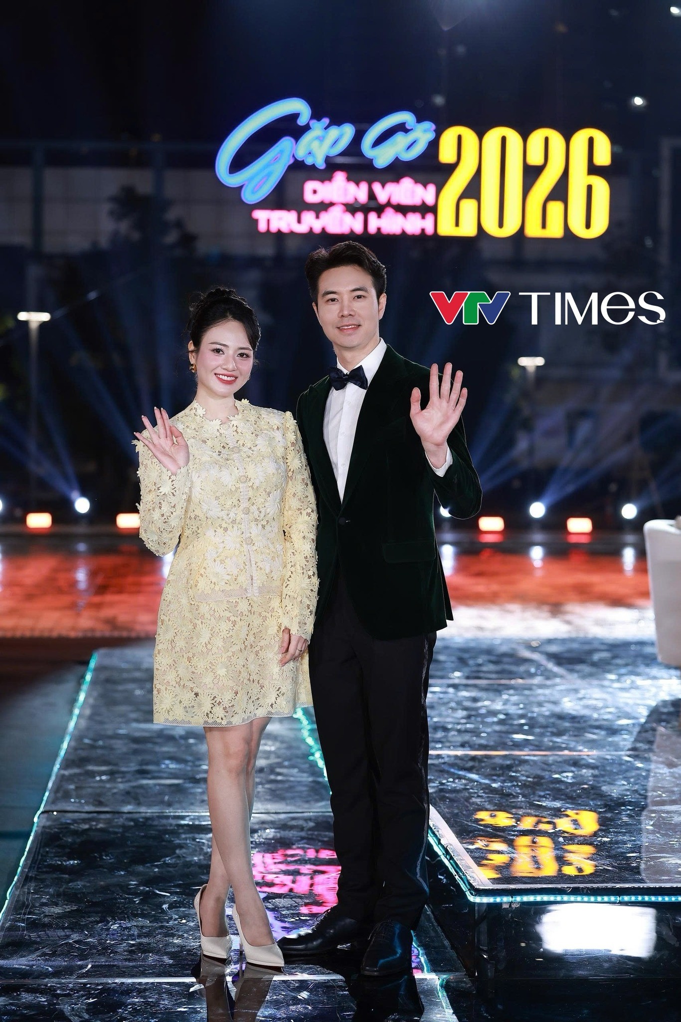 Đức Hiếu và Việt Hoa gây bão mạng xã hội khi bất ngờ sánh đôi dịp đầu năm 2026