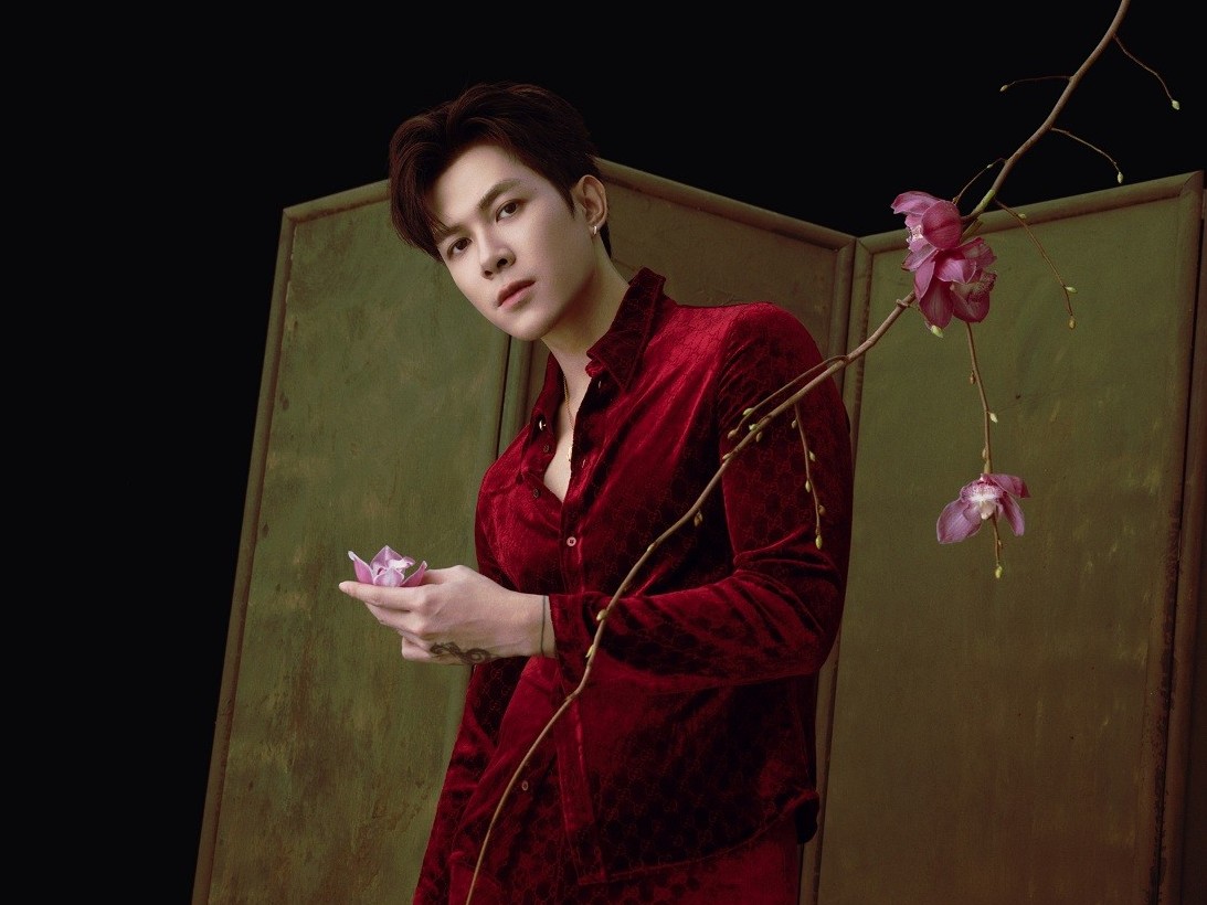 Anh Tú Atus mở màn năm Bính Ngọ với 3 ca khúc OST trong 'Nhà ba tôi một phòng'