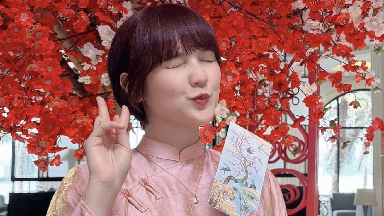 Hải Tú và lời chúc đầu năm gây bão mạng xã hội