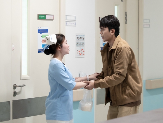 'Bus: Chuyến xe một chiều': Phim tâm linh nhưng ngập tràn visual - từ Nam vương, Hoa hậu đến Quán quân 'The Face'