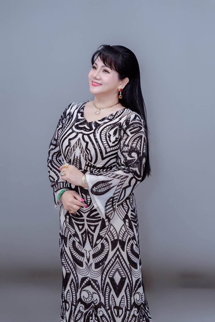 Danh ca Ngọc Ánh tuổi 61 vẫn chạy show đều đặn, hé lộ bí quyết giữ giọng sau 40 năm ca hát