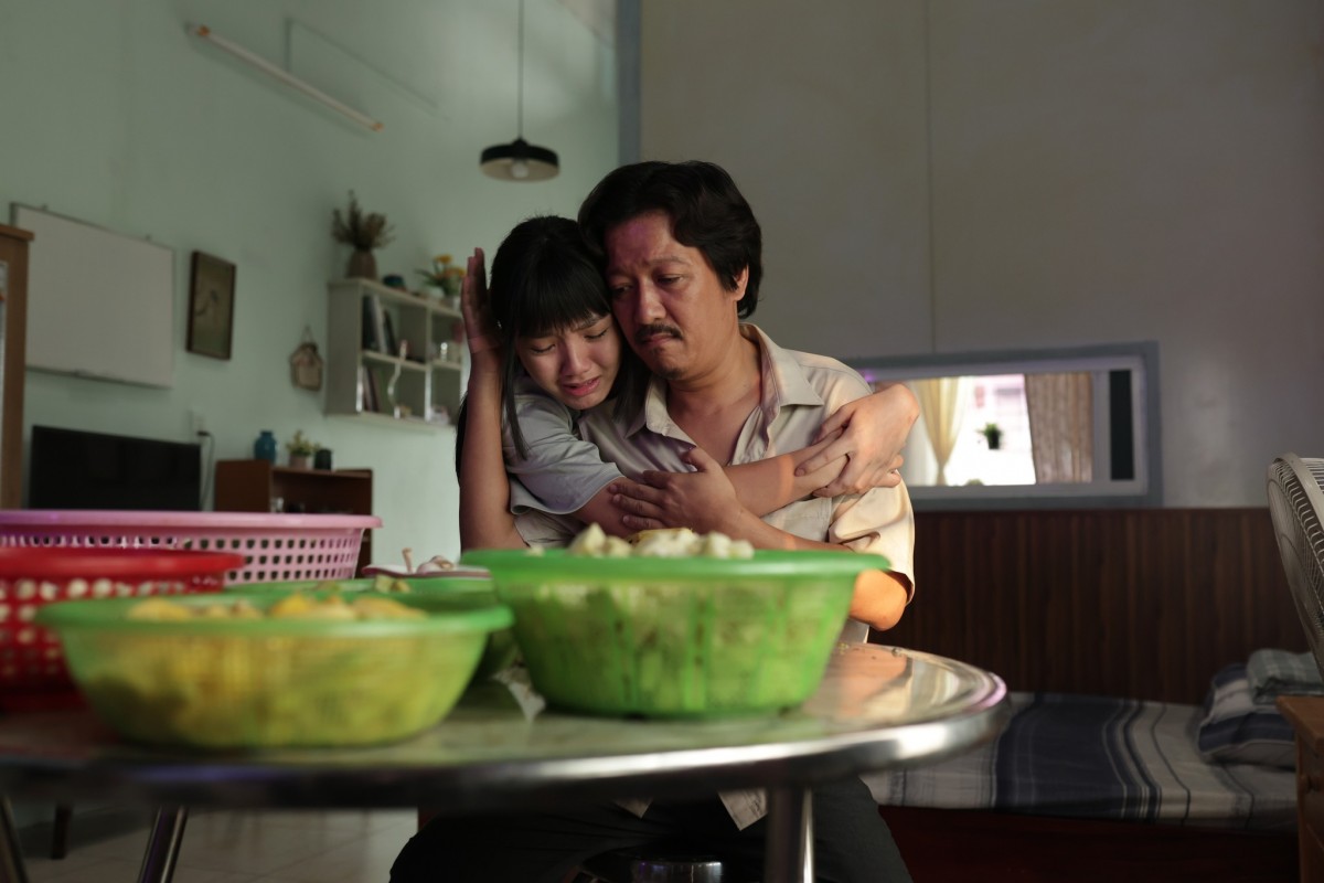 ‘Nhà ba tôi một phòng’ rời rạp: Khởi đầu ấn tượng, kết thúc 'hụt hơi'