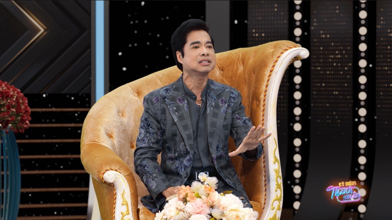 'Kỷ niệm thanh xuân': Danh ca Ngọc Sơn hé lộ 'gia tài' 50 năm được cha mẹ kỳ công sưu tầm