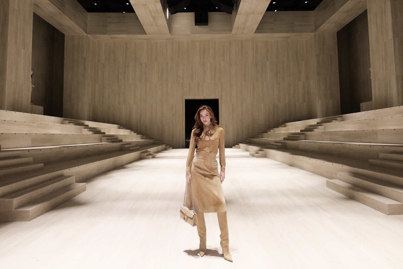 Hồ Ngọc Hà chiếm trọn spotlight show Gucci tại Ý: Khí chất ngời ngời, xứng danh 'Friend of House'