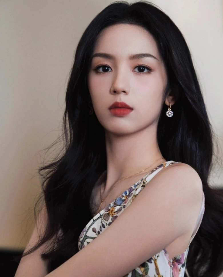 Thế hệ tiểu hoa 95: Ai dẫn đầu 'đường đua' nhan sắc?