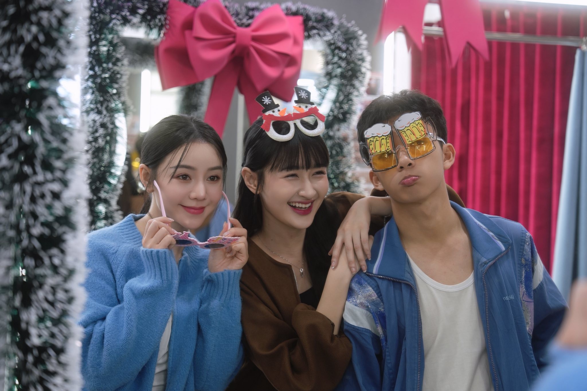 Hậu trường ấm áp của Quỳnh Kool cùng hai em trong dự án mới