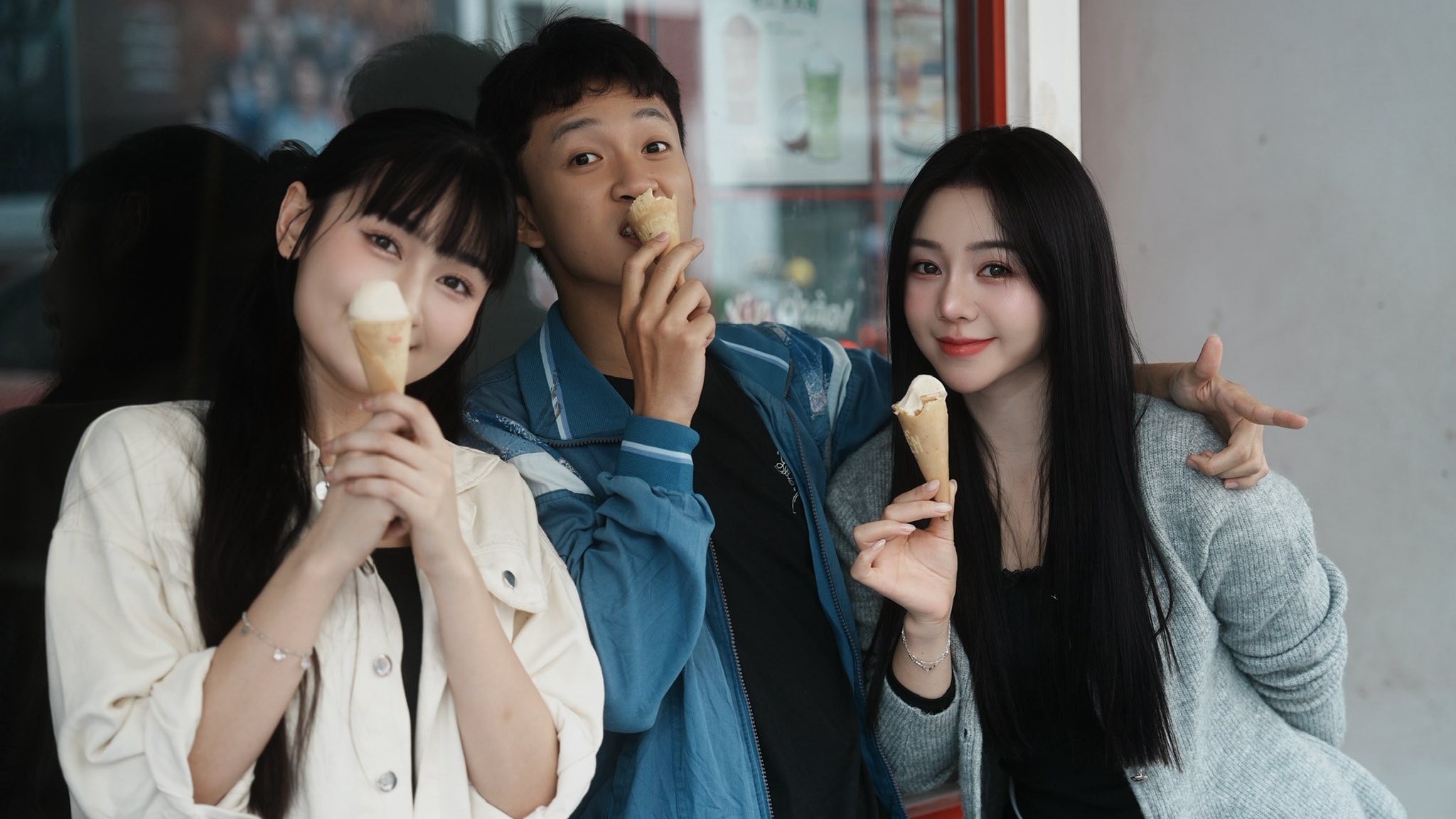 Hậu trường ấm áp của Quỳnh Kool cùng hai em trong dự án mới