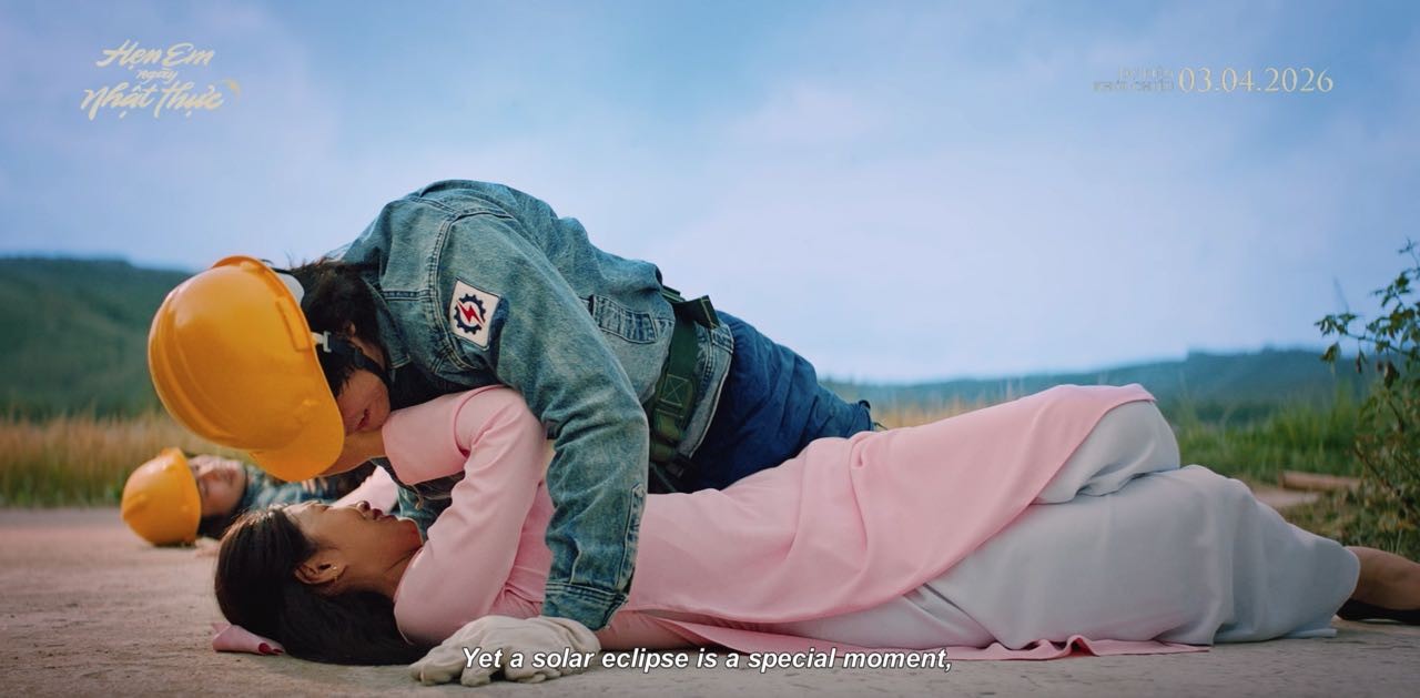 'Hẹn em ngày nhật thực': Thiên Ân, Khương Lê đưa người xem 'xuyên không' về những năm 90