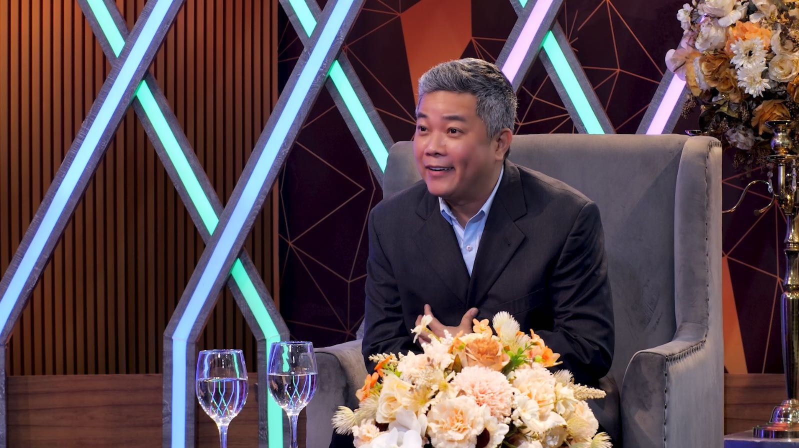 Diễn viên Hoàng Mèo trải lòng về nghề sân khấu 'Mệt nhưng rất mê!'