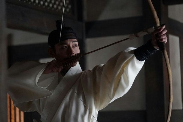 'King and the Man Living' đạt 10 triệu lượt xem, Park Ji Hoon lấy lại 'hào quang' sự nghiệp