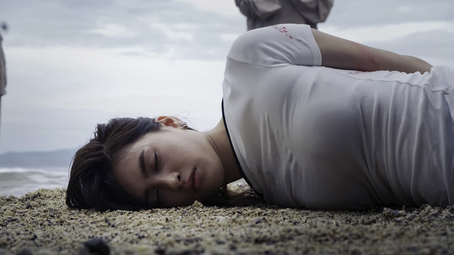 Quá nhiều bí ẩn xoay quanh First look teaser phim 'Ốc mượn hồn' của đạo diễn Đinh Tuấn Vũ