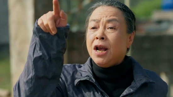 NSƯT Thanh Quý gây sốt với màn động thủ trong phim 'Không giới hạn'