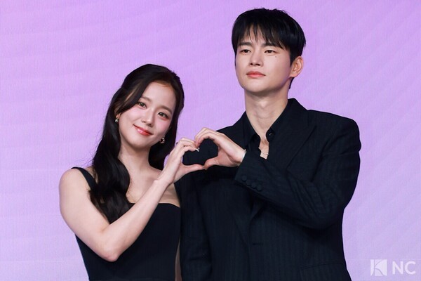 Jisoo (BlackPink) và Seo In Guk cân nhắc khả năng đóng phim Bollywood