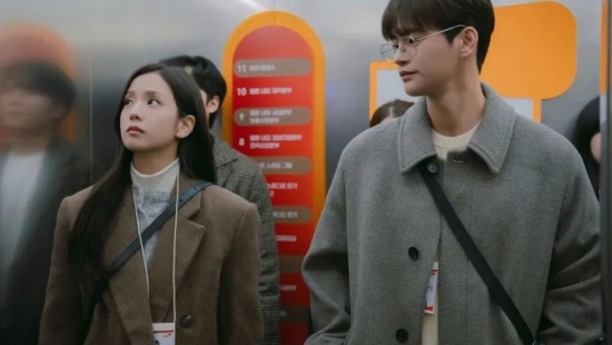 Jisoo (BlackPink) và Seo In Guk cân nhắc khả năng đóng phim Bollywood