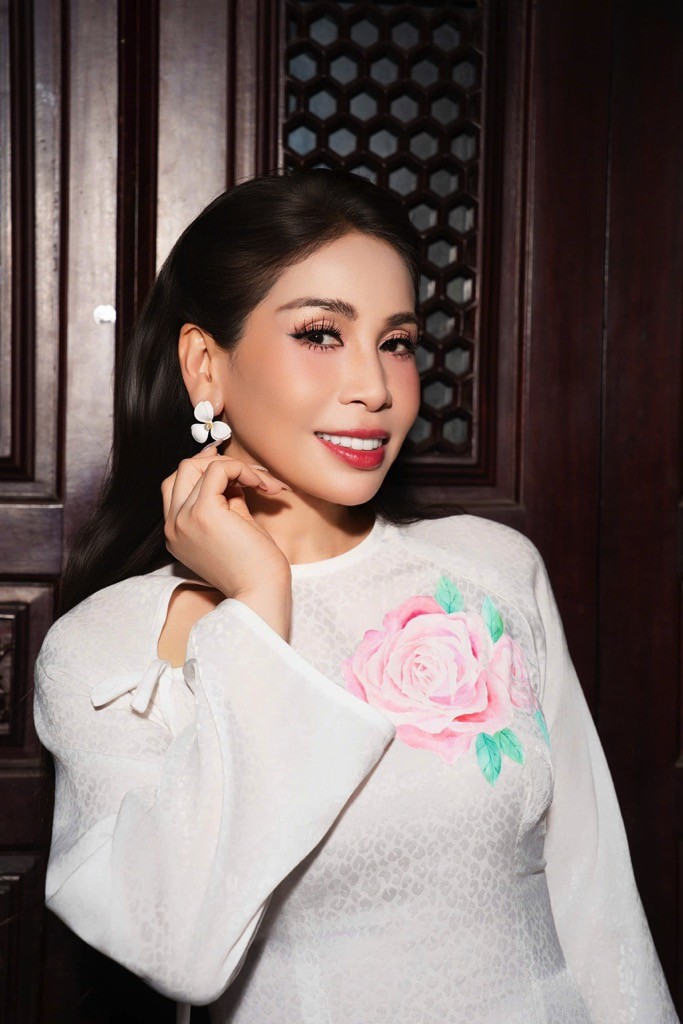 Lý Hương và con gái Jessica kể câu chuyện về vẻ đẹp phụ nữ qua BST 'Hương Xuân' nhân dịp 8/3