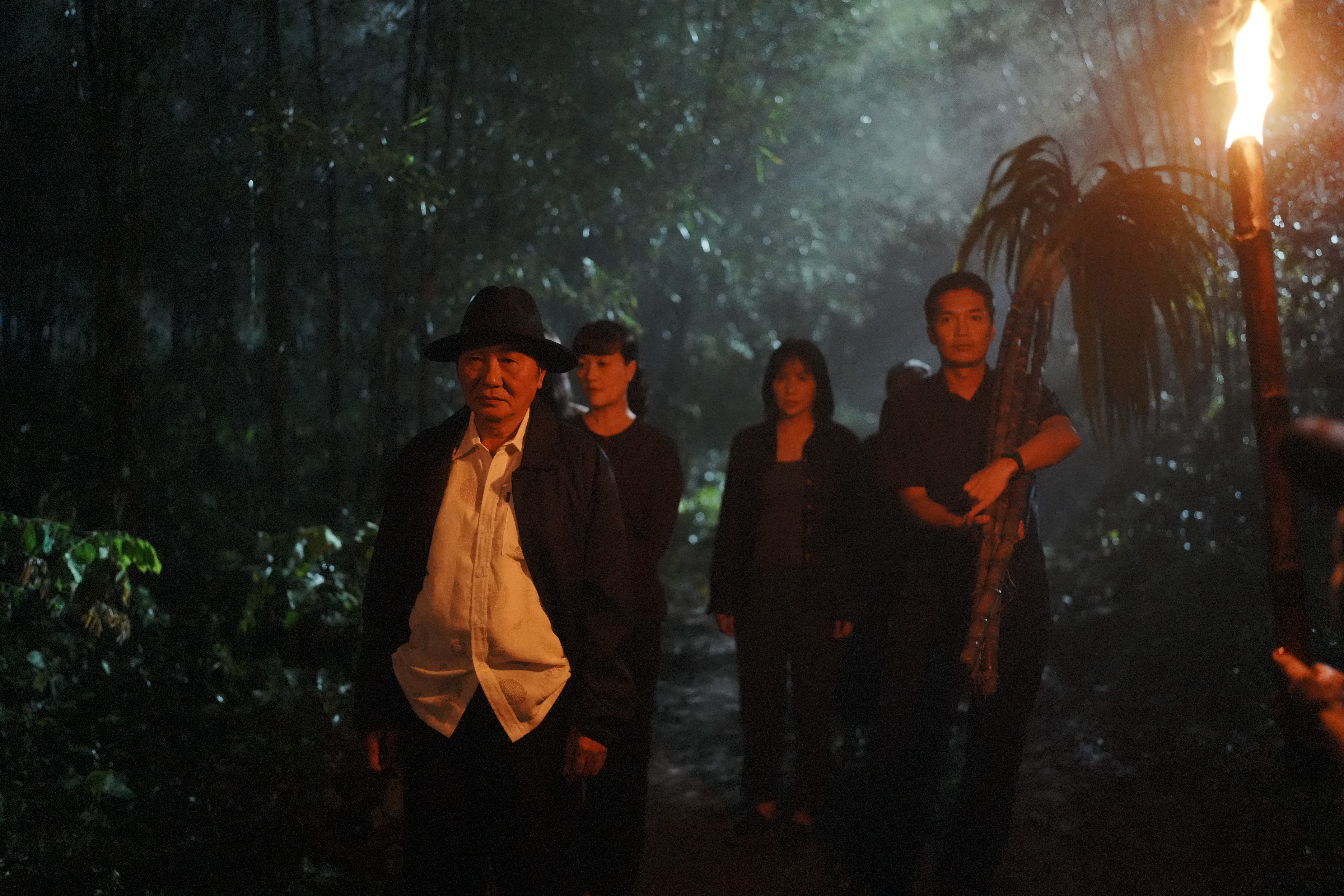 Quang Tuấn – Khả Như tái hợp, 'Quỷ nhập tràng 2' hé lộ hậu trường ám ảnh trước ngày mở bán vé