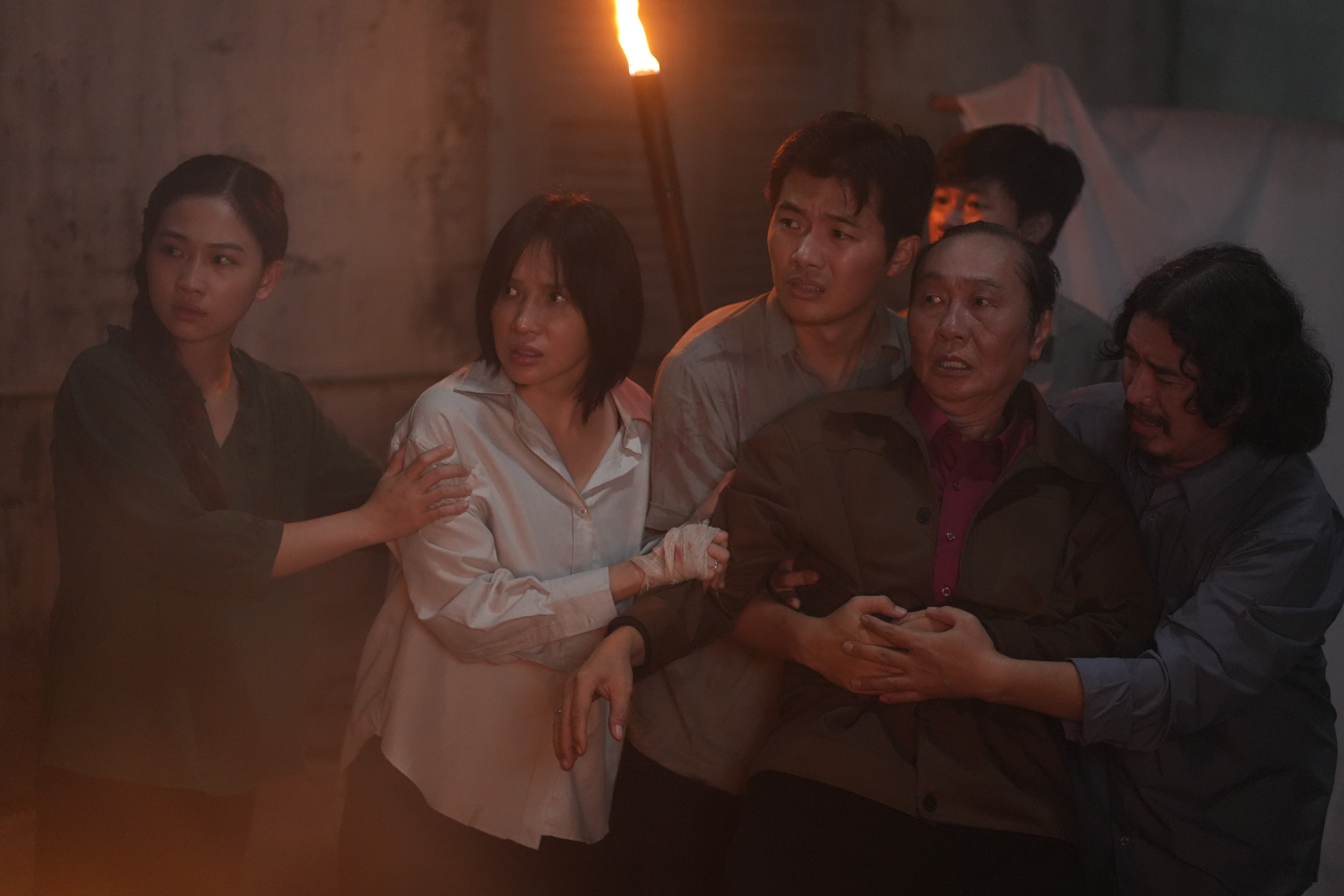 Quang Tuấn – Khả Như tái hợp, 'Quỷ nhập tràng 2' hé lộ hậu trường ám ảnh trước ngày mở bán vé