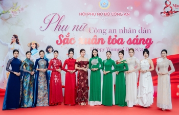 'Hương thời gian' – Khi tà áo dài kể câu chuyện của những 'bông hồng thép'