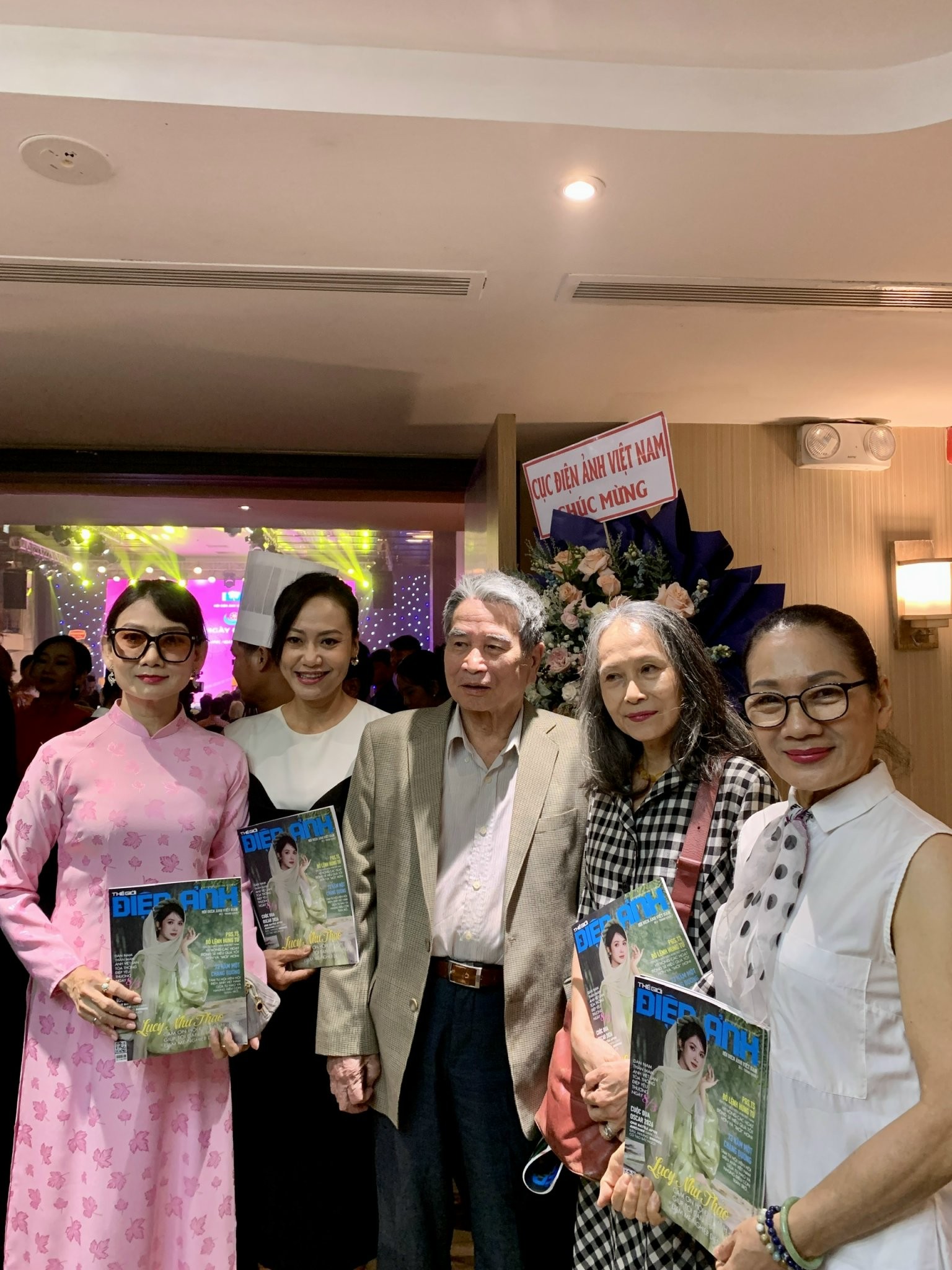 218 Hội viên điện ảnh phía Nam nhận Kỷ niệm chương đợt 2 'Vì sự nghiệp điện ảnh', nhân kỷ niệm 73 năm Ngày Điện ảnh Việt Nam