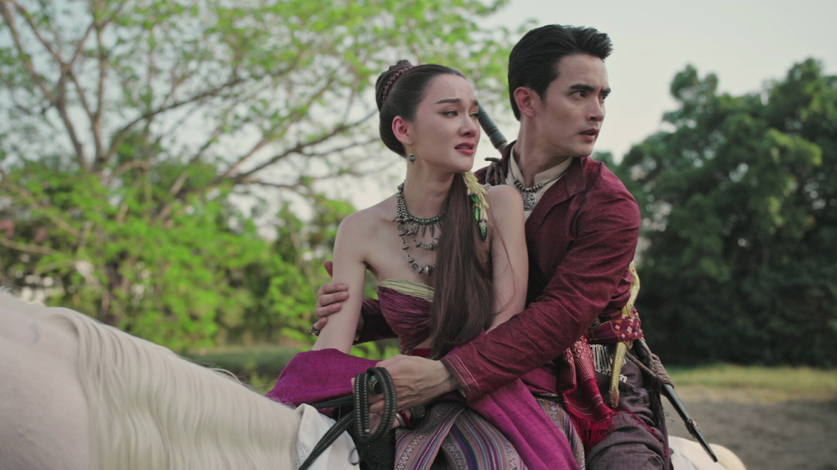 Ly kỳ chuyện tình nghìn năm giữa người và thần rắn trong 'Truyền thuyết hồ thiêng'