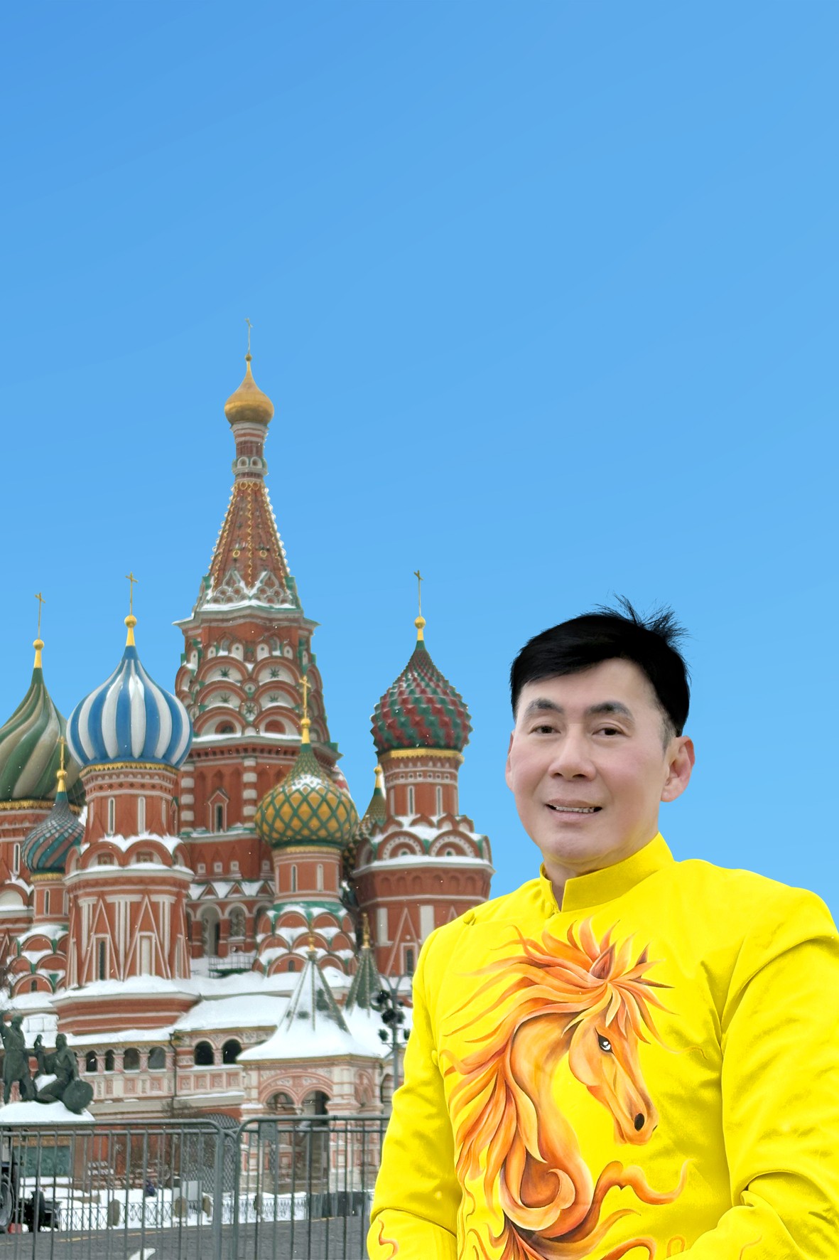 Bất chấp tiết trời 20 độ của nước Nga, Đoan Trường vẫn mê mải diện áo dài trên Quảng trường Đỏ