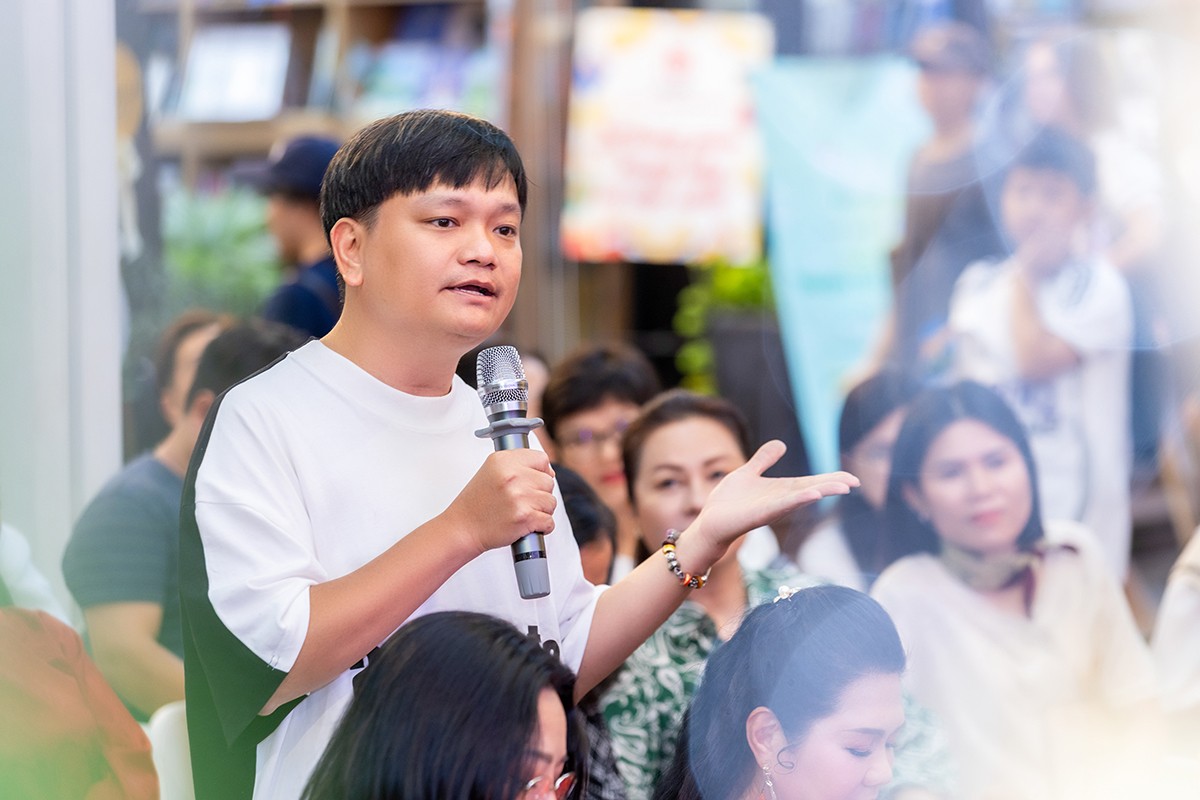 Nhiều sao Việt đến chúc mừng diễn giả - đạo diễn, NSX Phan Thảo Phương ra mắt sách 'Hiểu mình hơn, thương mình nhiều'