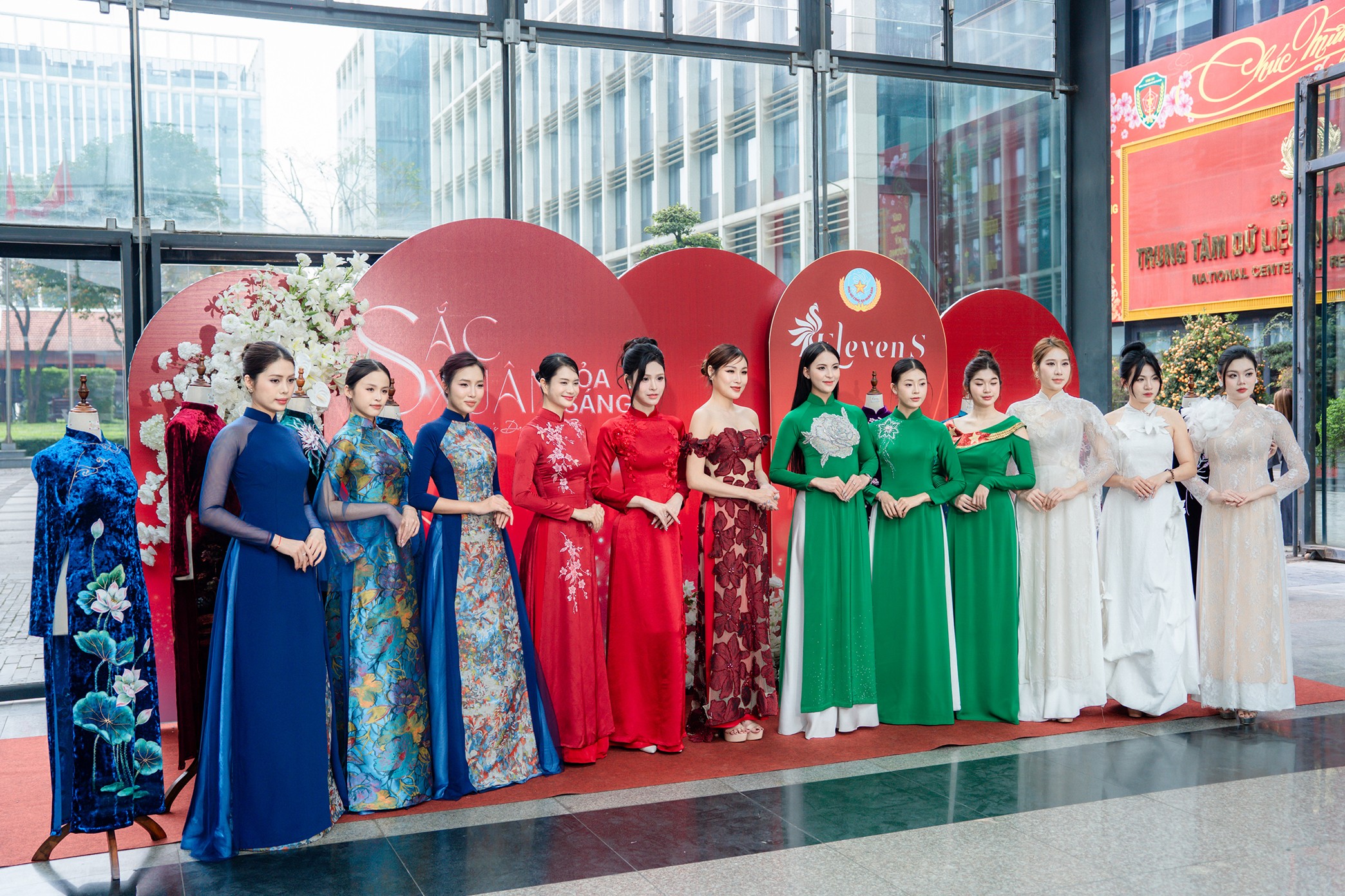 'Hương thời gian' – Lời tri ân dành cho vẻ đẹp phụ nữ Việt Nam hiện đại