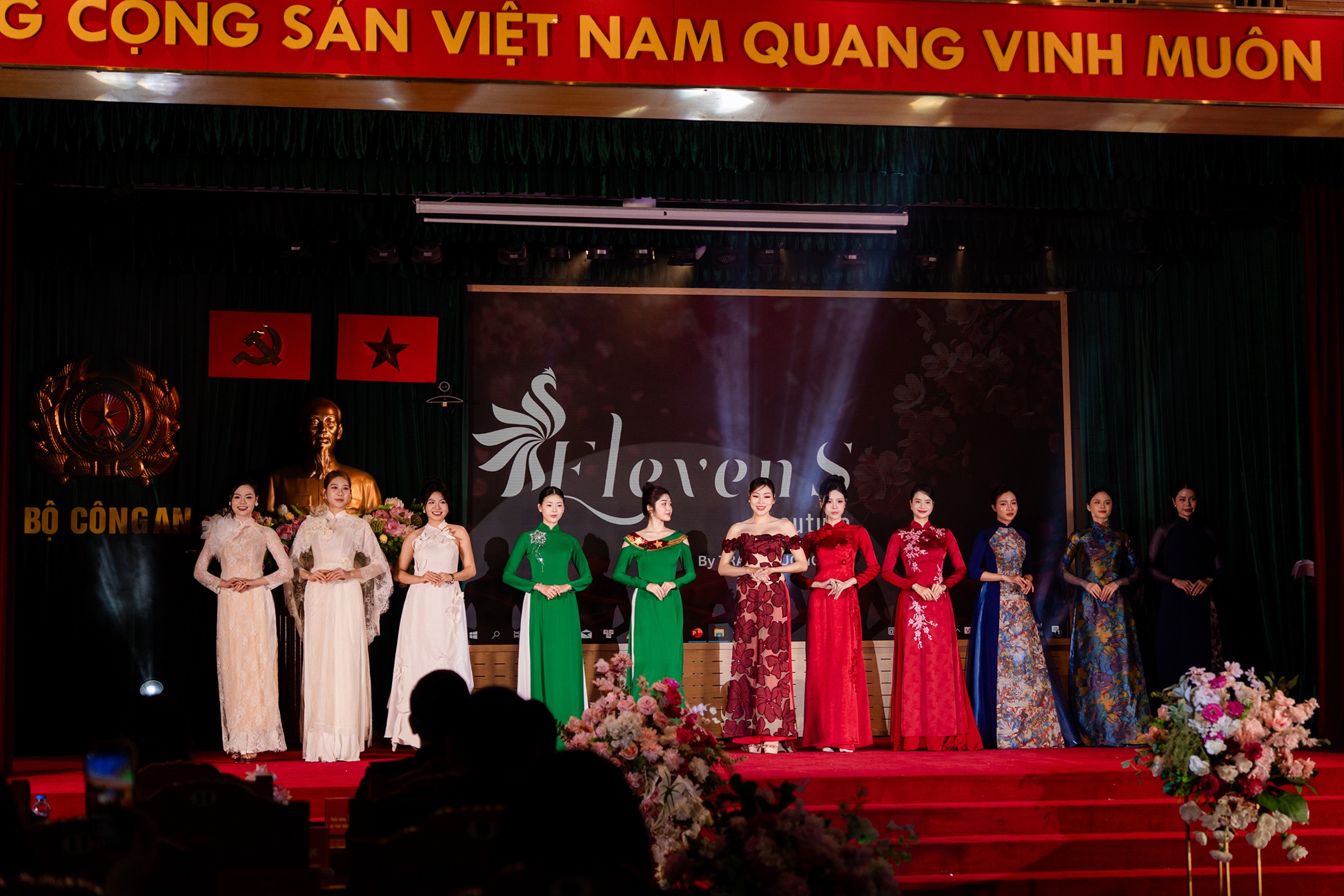 Bộ sưu tập trên sàn diễn