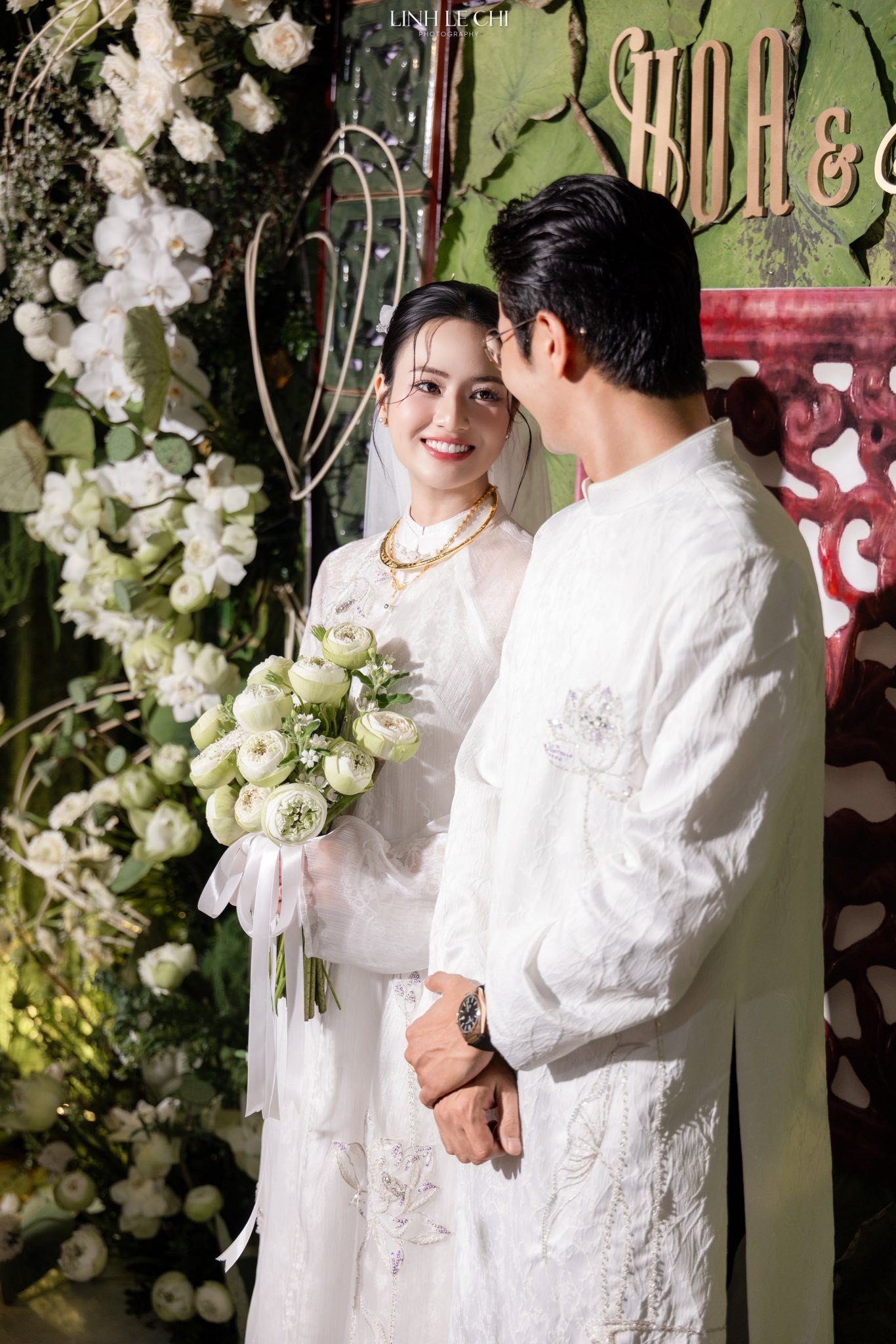 Việt Hoa gây bất ngờ khi hé lộ những hình ảnh đầu tiên trong ngày trọng đại