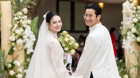 Việt Hoa gây bất ngờ khi hé lộ những hình ảnh đầu tiên trong ngày trọng đại