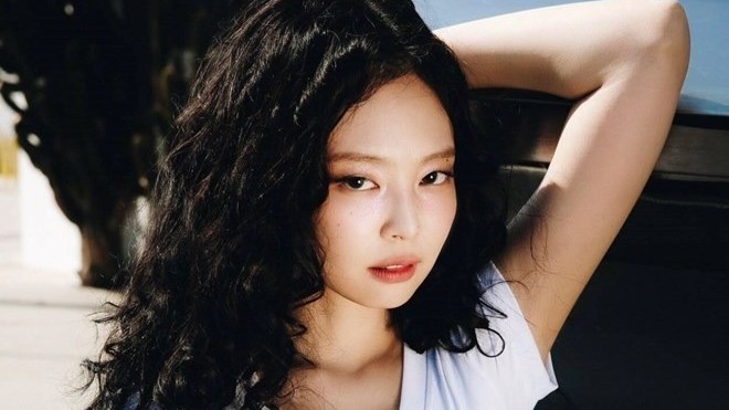 Jennie (BlackPink) gây sốt với màn đối đầu căng thẳng cùng người hâm mộ