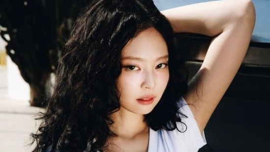 Jennie (BlackPink) gây sốt với màn đối đầu căng thẳng cùng người hâm mộ