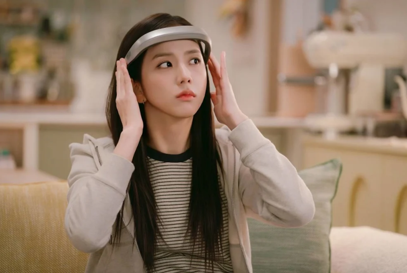 Jisoo (BlackPink) nhận giải Cannes giữa những tranh cãi diễn xuất