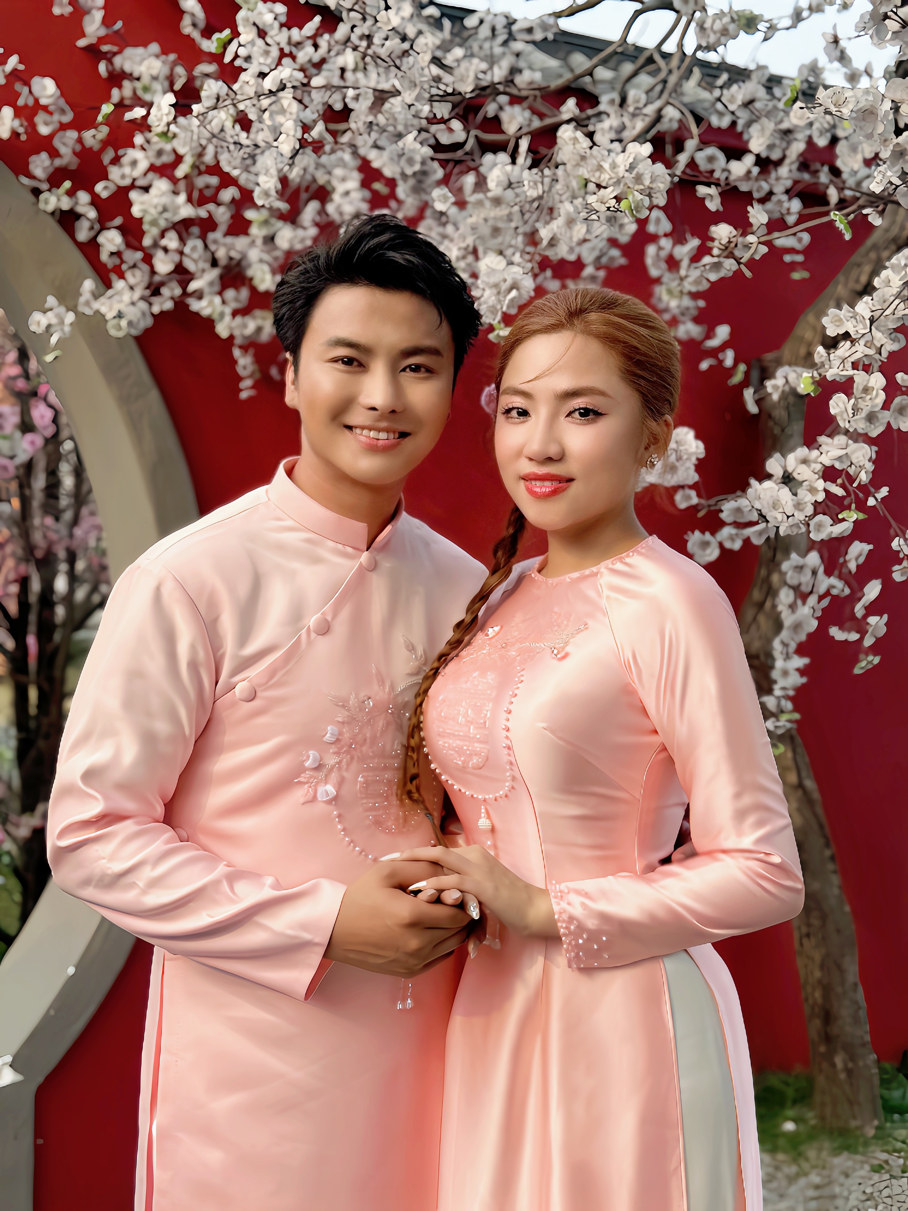 Con gái nghệ sĩ cải lương Châu Thanh vướng nghi vấn tình cảm với Võ Minh Lâm