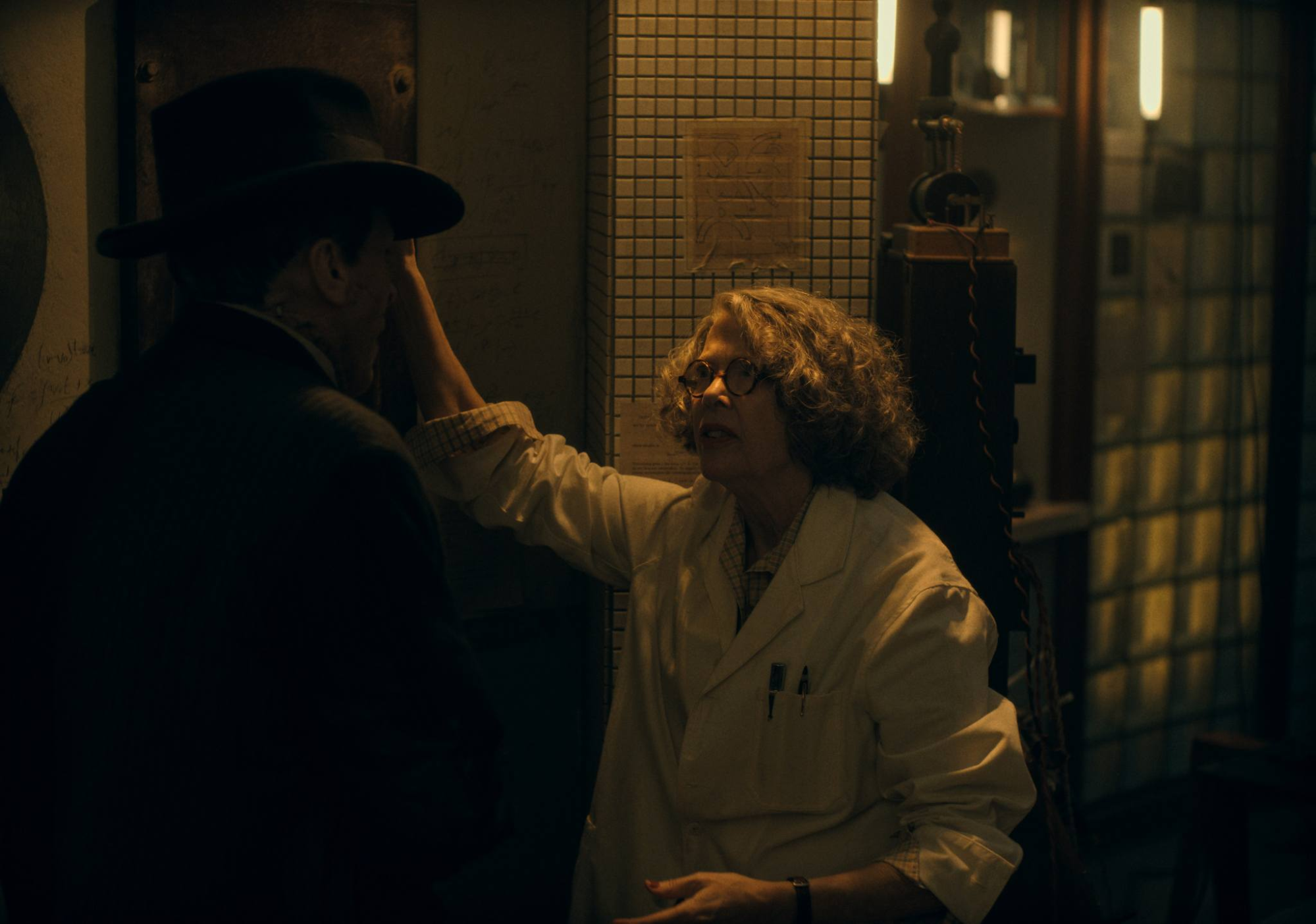 Siêu phẩm Hollywood 'Cô dâu!' quy tụ dàn sao hạng A thực lực, đánh dấu màn hợp tác 'điên cuồng' giữa Jessie Buckley và Christian Bale