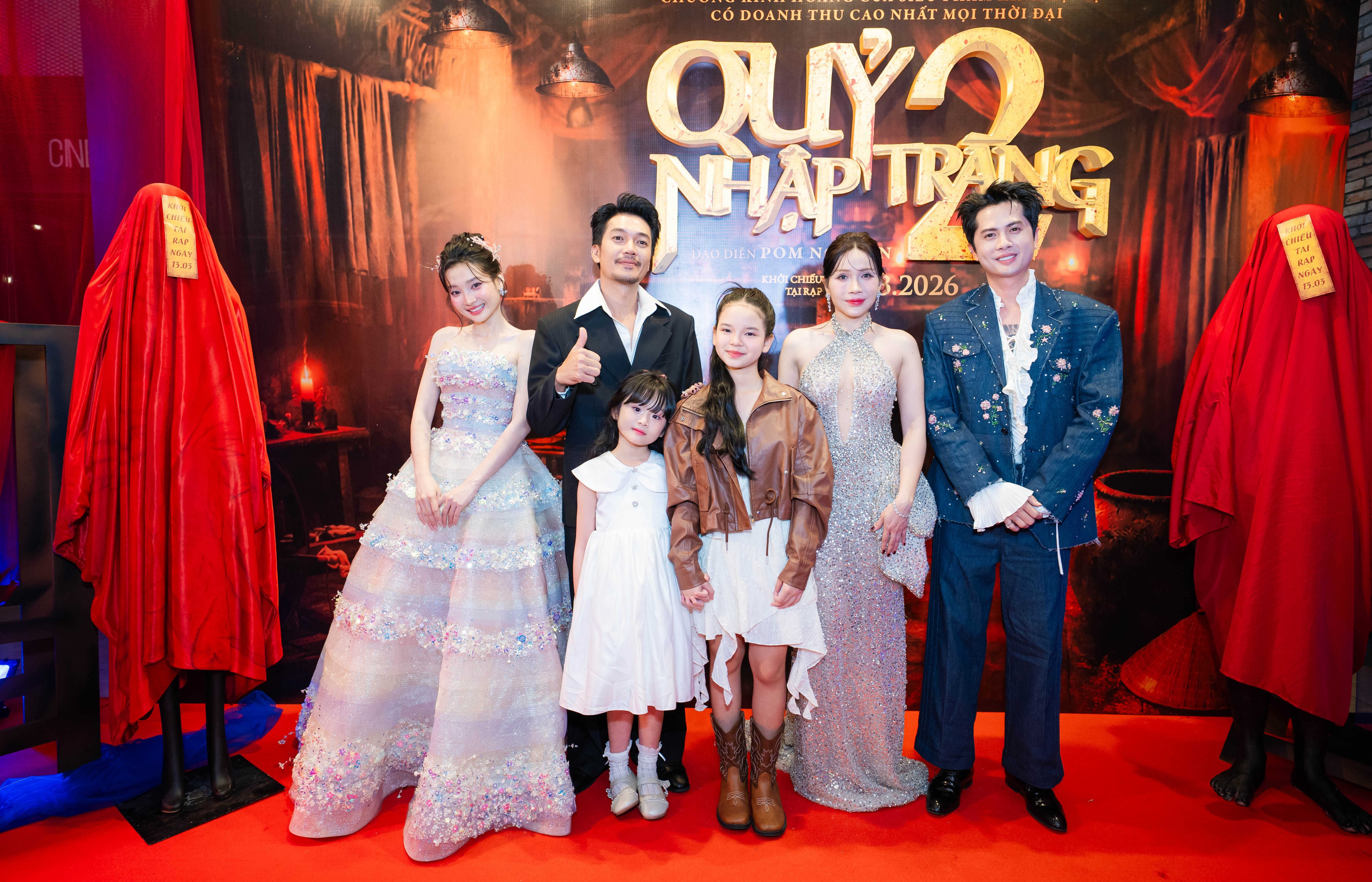 Dàn sao Việt đổ bộ thảm đỏ ra mắt 'Quỷ nhập tràng 2'