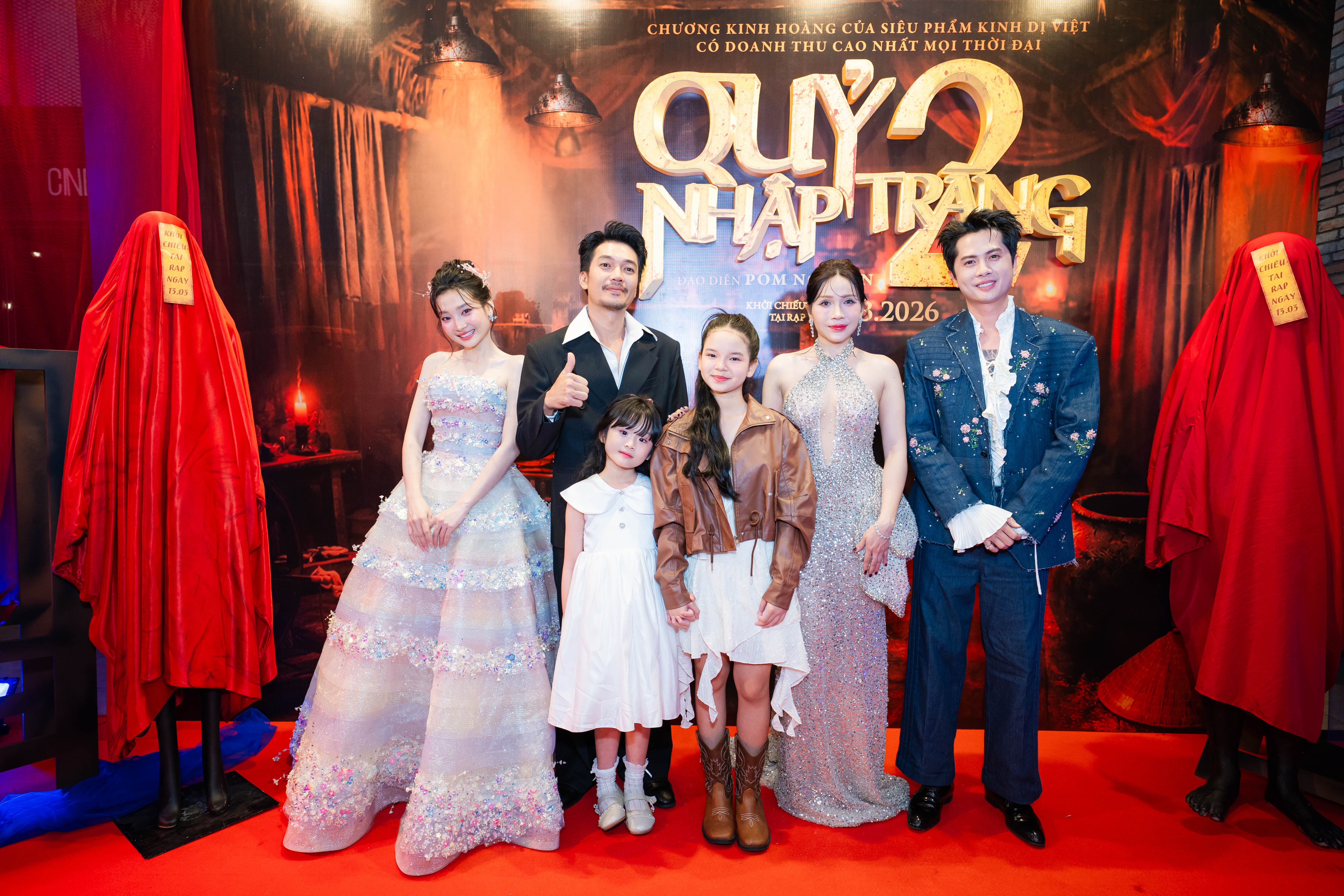 Dàn sao Việt đổ bộ thảm đỏ ra mắt 'Quỷ nhập tràng 2'