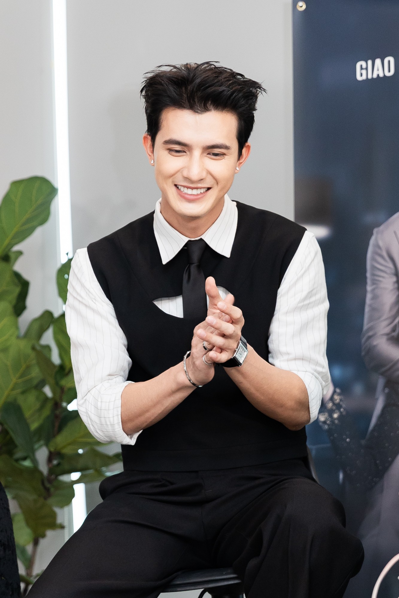 Võ Điền Gia Huy trở thành 'tổng tài' của Tam Triều Dâng trong 'Vì mẹ anh phán chia tay' sau khi từ chối dự án điện ảnh lớn