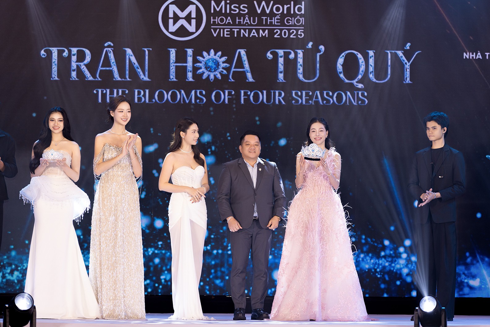 Vương miện lấy cảm hứng từ những loài hoa của 'Miss World Vietnam 2025'